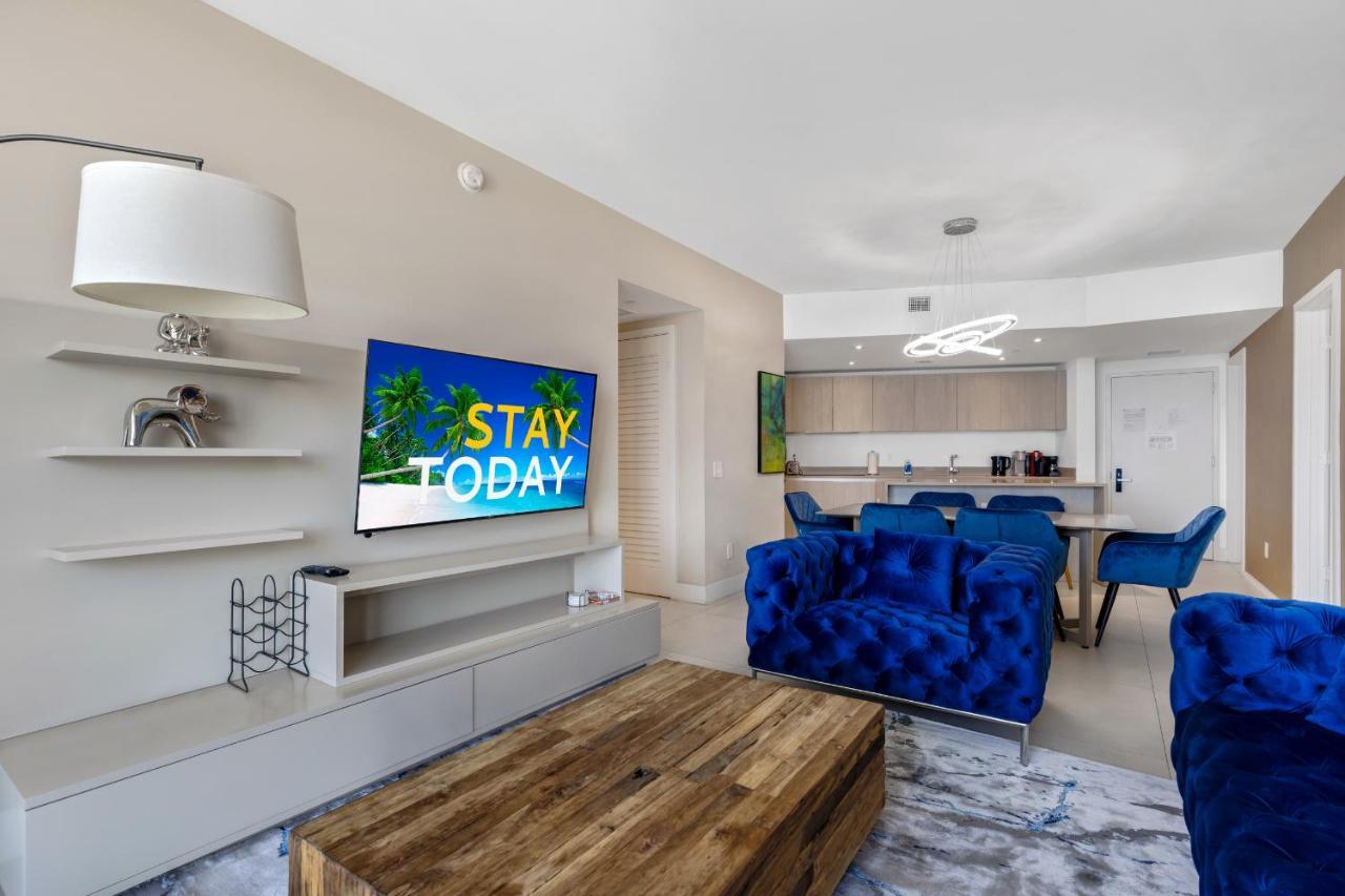 The Ultimate Resort - Beachfront 2 Bedroom Apartment With Direct Ocean View, Rooftop Pool, Hot Tub And Gym Hollywood Bagian luar foto