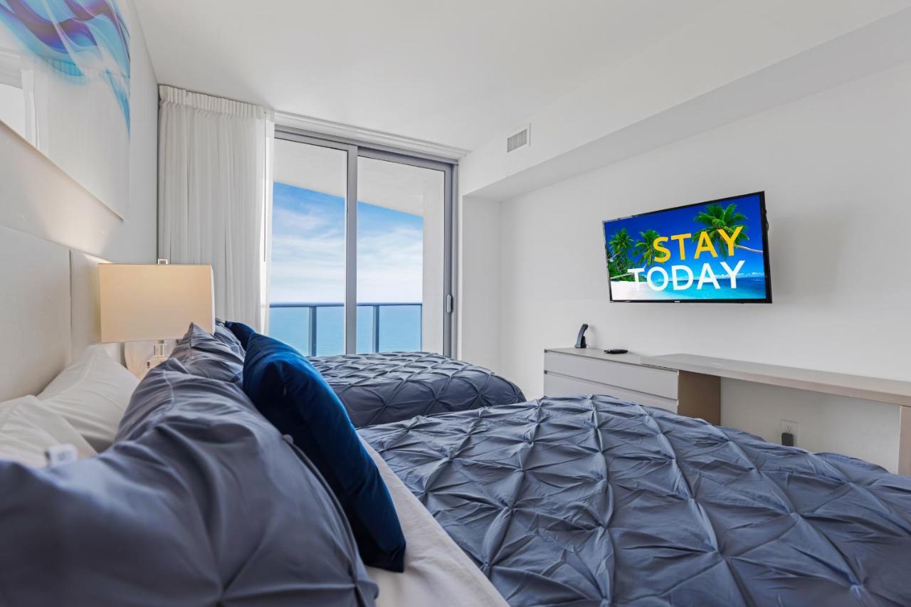 The Ultimate Resort - Beachfront 2 Bedroom Apartment With Direct Ocean View, Rooftop Pool, Hot Tub And Gym Hollywood Bagian luar foto