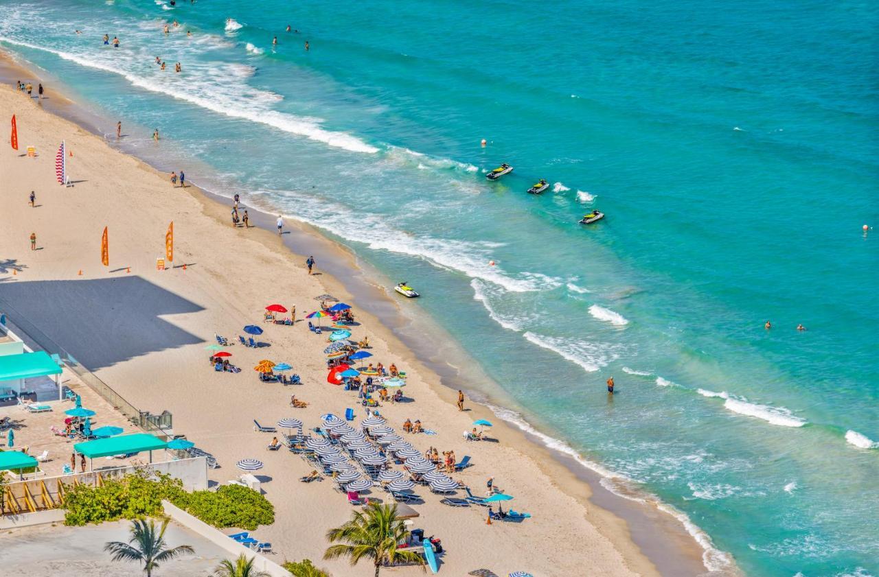 The Ultimate Resort - Beachfront 2 Bedroom Apartment With Direct Ocean View, Rooftop Pool, Hot Tub And Gym Hollywood Bagian luar foto