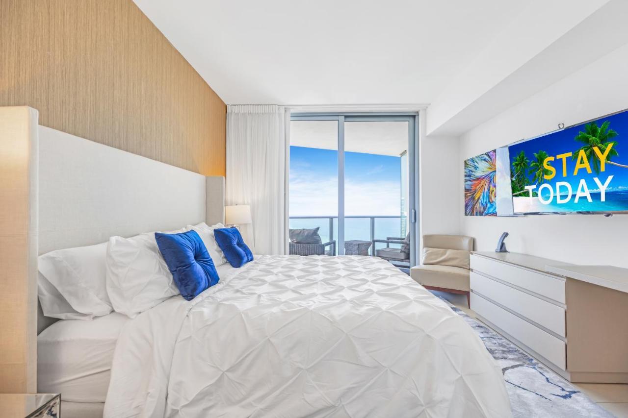 The Ultimate Resort - Beachfront 2 Bedroom Apartment With Direct Ocean View, Rooftop Pool, Hot Tub And Gym Hollywood Bagian luar foto