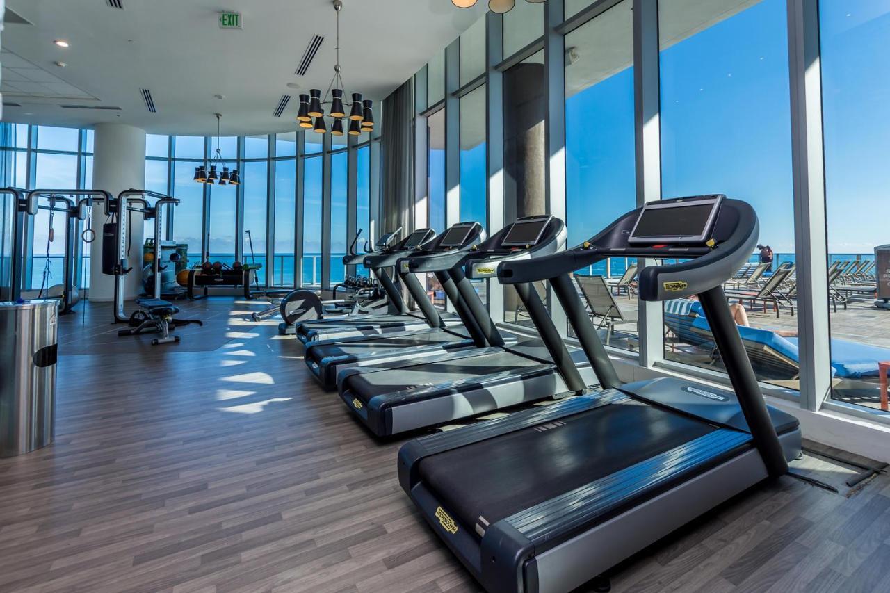 The Ultimate Resort - Beachfront 2 Bedroom Apartment With Direct Ocean View, Rooftop Pool, Hot Tub And Gym Hollywood Bagian luar foto