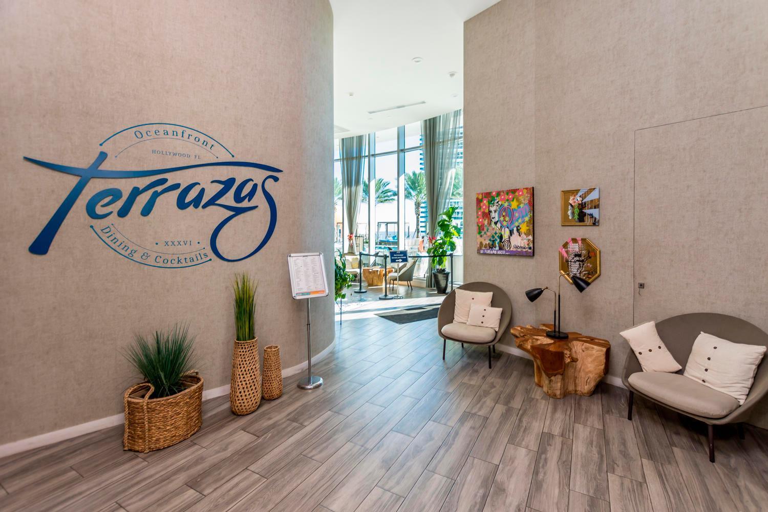 The Ultimate Resort - Beachfront 2 Bedroom Apartment With Direct Ocean View, Rooftop Pool, Hot Tub And Gym Hollywood Bagian luar foto